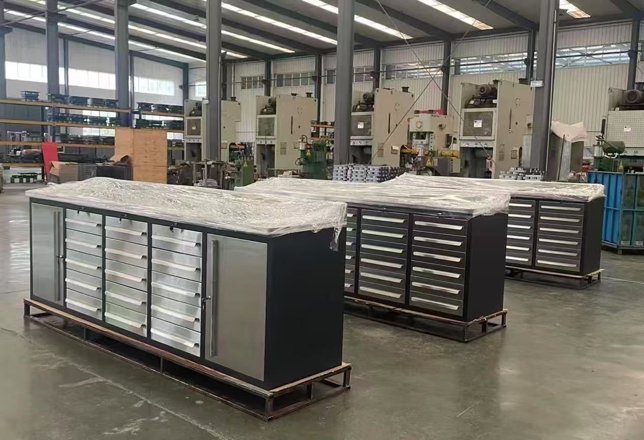 Το Cyjy προσφέρει επιτυχώς προσαρμόσιμα γραφεία εργαλείων